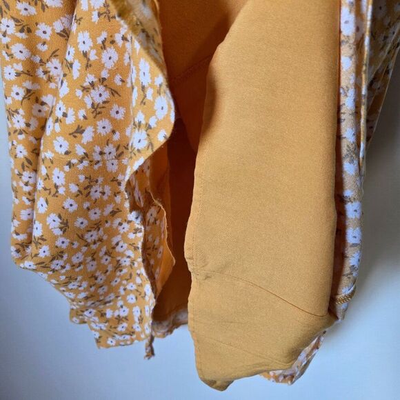EUC ABERCROMBIE & FITCH YELLOW DITSY FLORAL V NECK BUTTON DOWN SHORT DRESS SZ SM - Picture 10 of 15